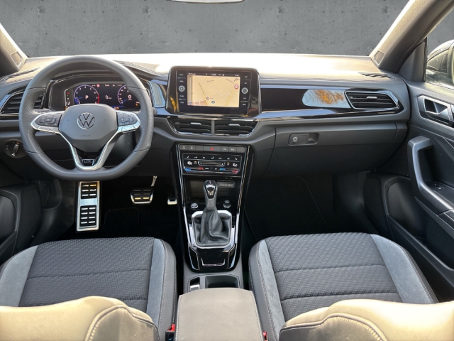 Fahrzeugabbildung Volkswagen T-Roc Cabriolet 1.5 TSI DSG R-Line IQ.LIGHT AHK
