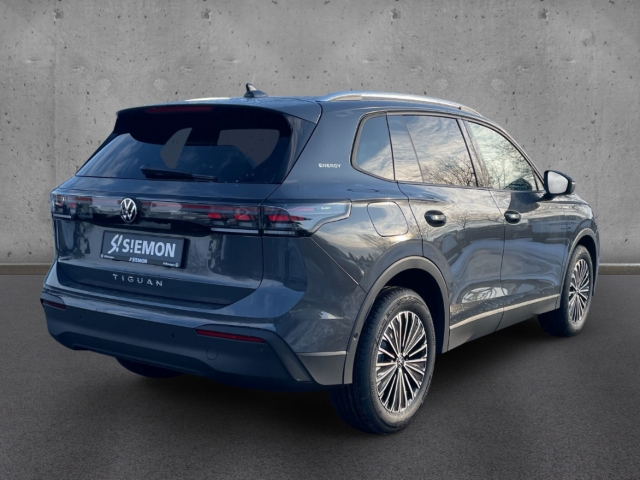 Fahrzeugabbildung Volkswagen Tiguan 2.0 TDI Energy IQ.LIGHT AHK Navi ACC SHZ