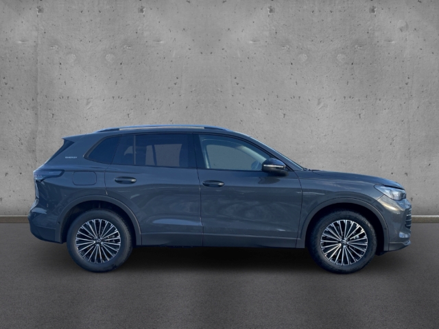 Fahrzeugabbildung Volkswagen Tiguan 2.0 TDI Energy IQ.LIGHT AHK Navi ACC SHZ