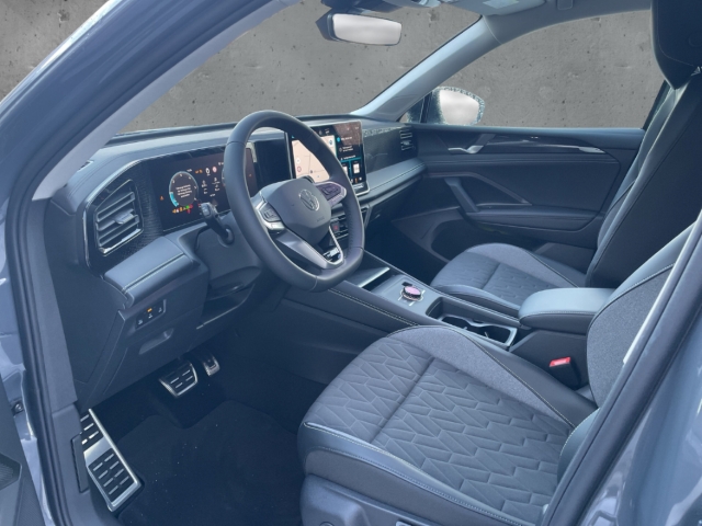 Fahrzeugabbildung Volkswagen Tiguan 2.0 TDI Energy IQ.LIGHT AHK Navi ACC SHZ