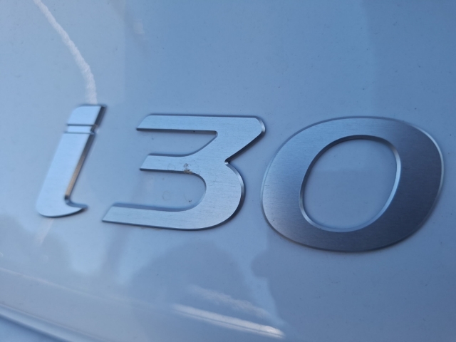 Fahrzeugabbildung Hyundai i30 FL 5-Türer MY25 1.5 MT N-Line Panorama Navi Digitales Cockpit LED Apple