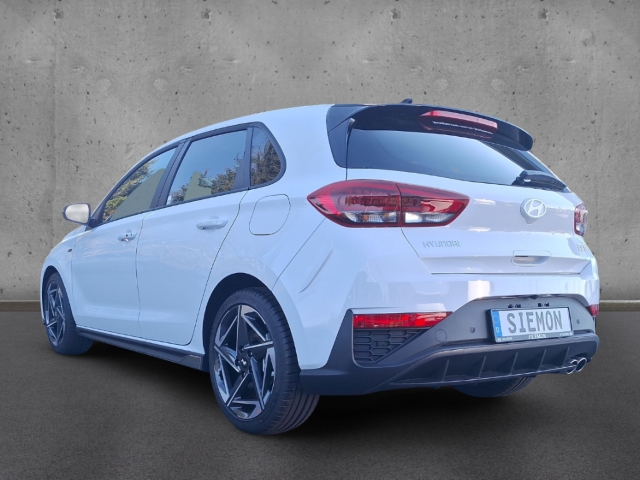 Fahrzeugabbildung Hyundai i30 FL 5-Türer MY25 1.5 MT N-Line Panorama Navi Digitales Cockpit LED Apple