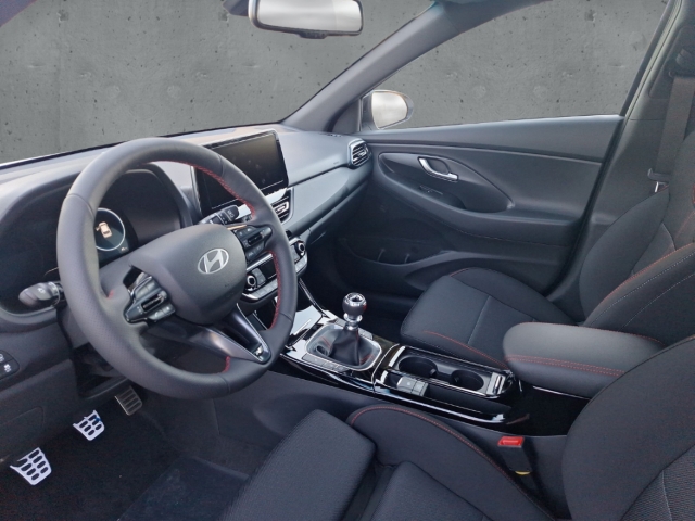 Fahrzeugabbildung Hyundai i30 FL 5-Türer MY25 1.5 MT N-Line Panorama Navi Digitales Cockpit LED Apple