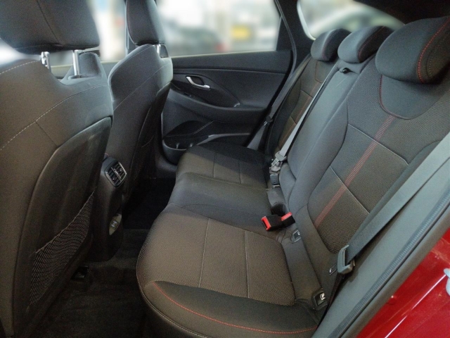 Fahrzeugabbildung Hyundai i30 FL Kombi 1.5 T-GDI 48V DCT N-Line MY25 Sportpaket Navi Digitales Cockpit LED ACC