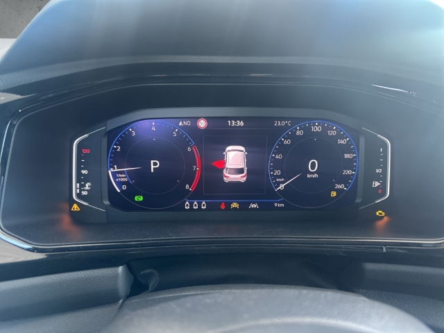 Fahrzeugabbildung Volkswagen T-Roc EU6e 1.5 TSI DSG Style LED Navi AHK Kamera Blac