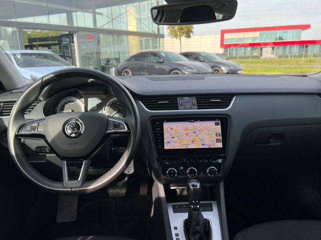 Fahrzeugabbildung SKODA Octavia Combi 2.0TDI DSG Ambition LED Nav StdHzg