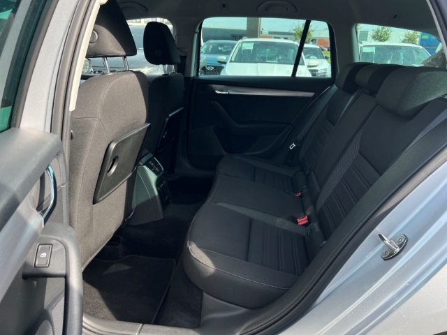 Fahrzeugabbildung SKODA Octavia Combi 2.0TDI DSG Ambition LED Nav StdHzg