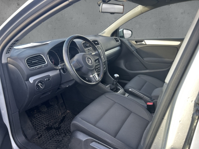Fahrzeugabbildung Volkswagen Golf VI 1.2 TSI Team PDCv+h Kinders. Vorb. Navi