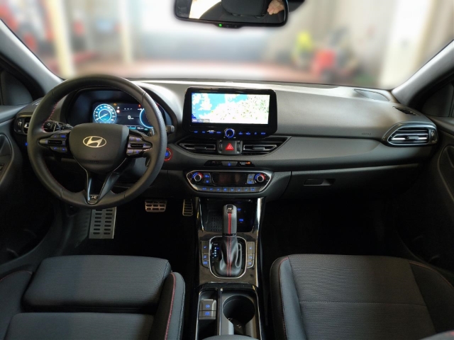 Fahrzeugabbildung Hyundai i30 FL Kombi 1.5 T-GDI 48V DCT N-Line MY25 Sportpaket Navi Digitales Cockpit LED ACC