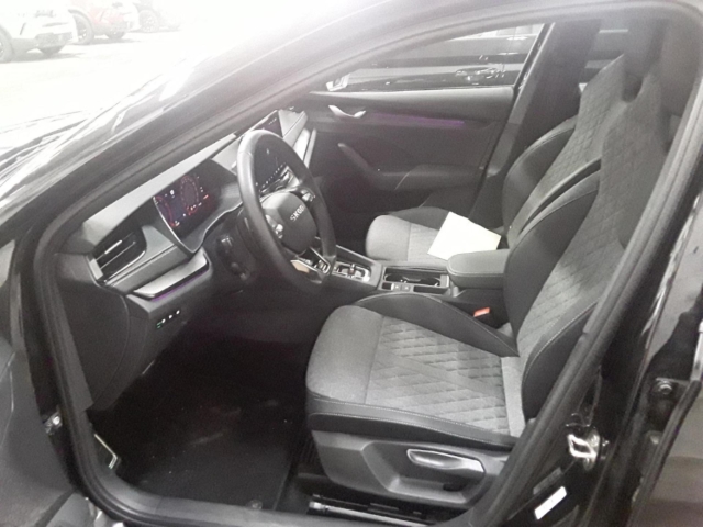 Fahrzeugabbildung SKODA Octavia Combi 1.5 eTSI DSG Sportline MatrLED Kam