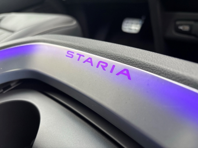 Fahrzeugabbildung Hyundai STARIA HEV 1.6 SIGNATURE Panorama 7-Sitze Navi Leder digi Cockpit Soundsystem