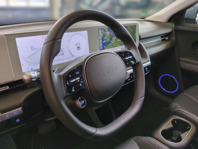 Fahrzeugabbildung Hyundai IONIQ 5 77,4kWh 2WD MY24 Sitz-P Bose Assist-P el.Heckklappe Navi Leder Digitales Cockpit