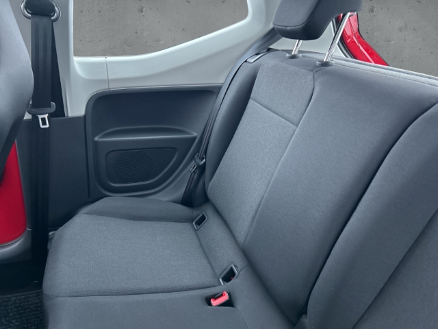 Fahrzeugabbildung Volkswagen up! 1.0 move SHZ PDC Temp Klima R-kamera BT