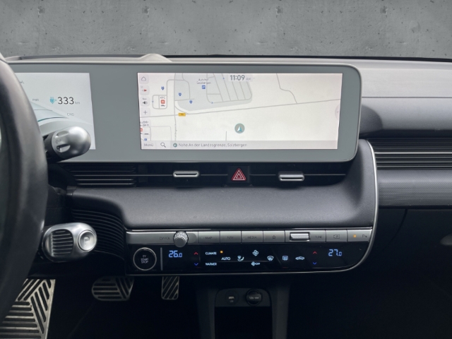 Fahrzeugabbildung Hyundai IONIQ 5 72,6 kWh 2WD UNIQ 20LM Relax Panoramadach AHK HUD El. Fondsitzverst. Navi