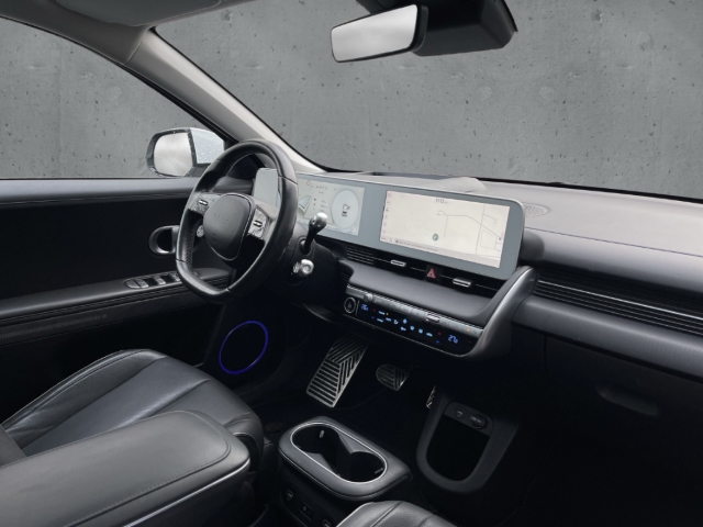 Fahrzeugabbildung Hyundai IONIQ 5 72,6 kWh 2WD UNIQ 20LM Relax Panoramadach AHK HUD El. Fondsitzverst. Navi