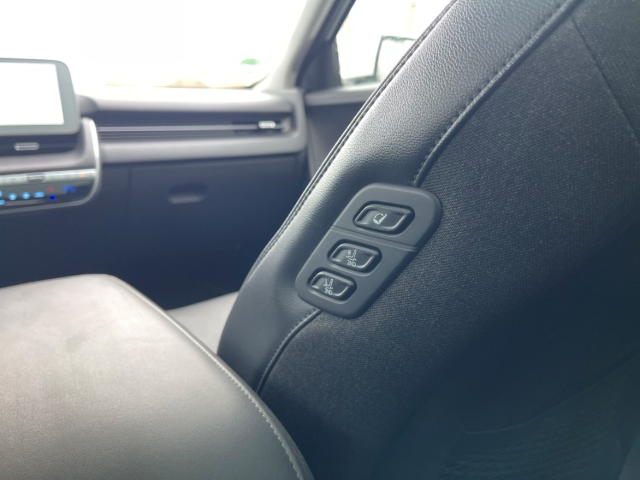 Fahrzeugabbildung Hyundai IONIQ 5 72,6 kWh 2WD UNIQ 20LM Relax Panoramadach AHK HUD El. Fondsitzverst. Navi