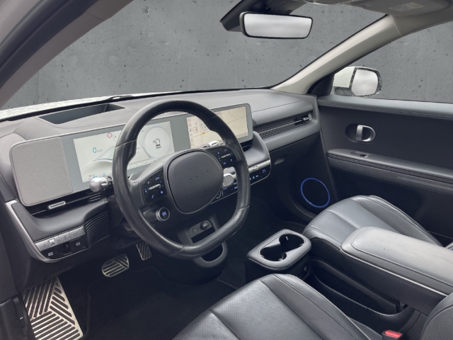Fahrzeugabbildung Hyundai IONIQ 5 72,6 kWh 2WD UNIQ 20LM Relax Panoramadach AHK HUD El. Fondsitzverst. Navi