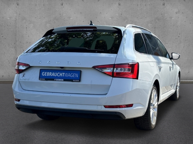 Fahrzeugabbildung SKODA Superb Combi TDI DSG Ambition AHK LED Navi ACC