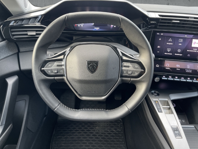 Fahrzeugabbildung Peugeot 308 1.2 PT130 Allure LED Nav Temp SHZ PDC Kamera