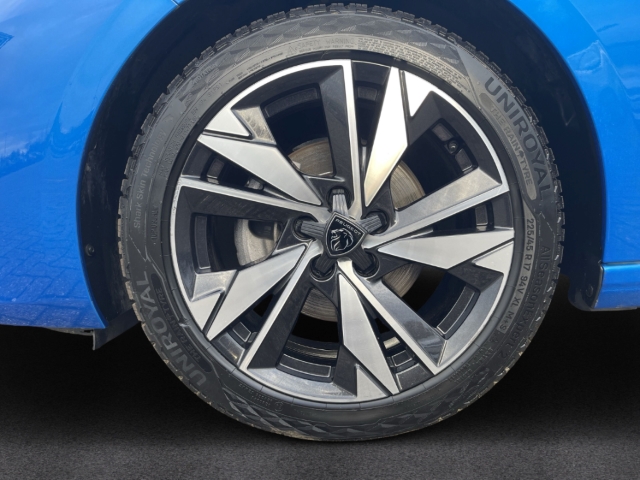 Fahrzeugabbildung Peugeot 308 1.2 PT130 Allure LED Nav Temp SHZ PDC Kamera