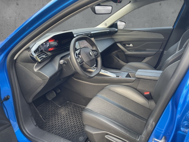 Fahrzeugabbildung Peugeot 308 1.2 PT130 Allure LED Nav Temp SHZ PDC Kamera