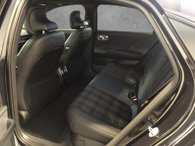 Fahrzeugabbildung Hyundai IONIQ 6 EV 77,4kWh 4WD FIRST EDITION HUD Navi Memory Sitze Soundsystem