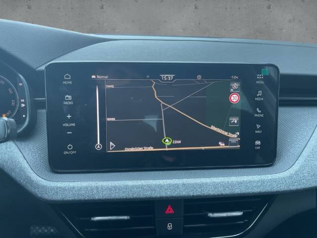 Fahrzeugabbildung SKODA Scala 1.5 TSI Balance LED Navi AHK LM17 PDC SHZ