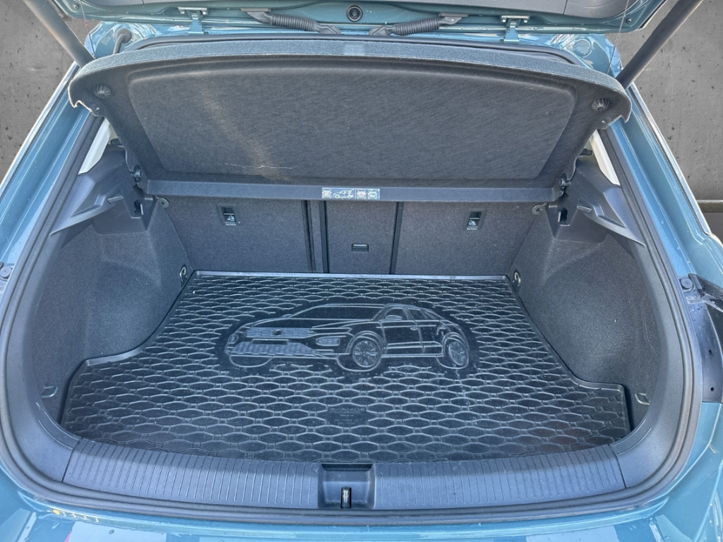 Fahrzeugabbildung Volkswagen T-Roc IQ.DRIVE 2.0 TDI Apple CarPlay LenkradHZG