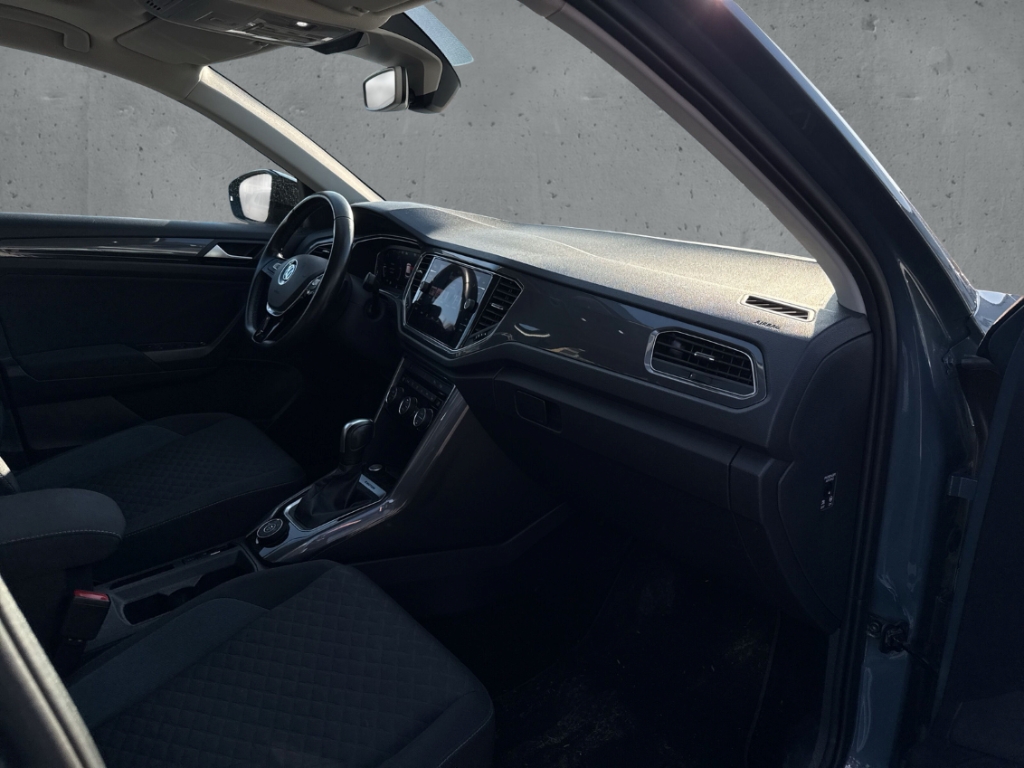 Fahrzeugabbildung Volkswagen T-Roc IQ.DRIVE 2.0 TDI Apple CarPlay LenkradHZG