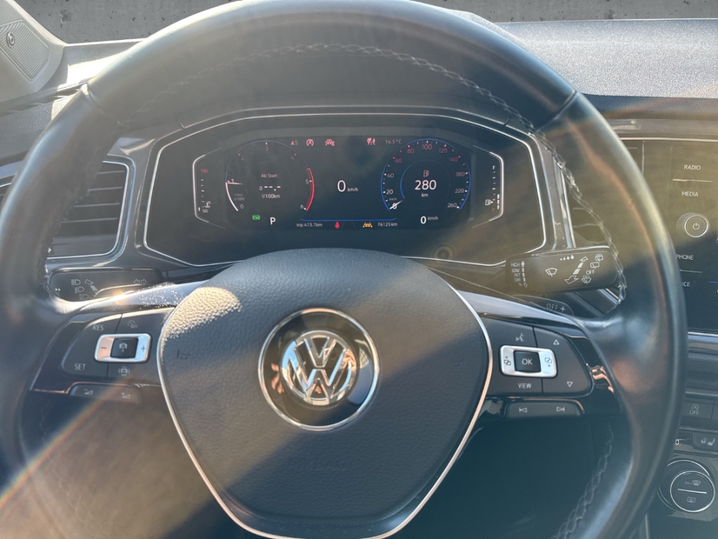 Fahrzeugabbildung Volkswagen T-Roc IQ.DRIVE 2.0 TDI Apple CarPlay LenkradHZG