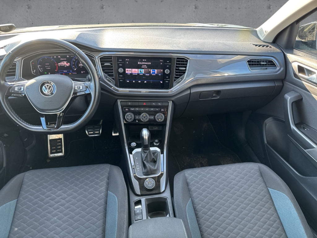 Fahrzeugabbildung Volkswagen T-Roc IQ.DRIVE 2.0 TDI Apple CarPlay LenkradHZG