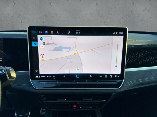 Fahrzeugabbildung Volkswagen Passat 2.0 TDI R-Line AHK 360°Kamera elektr.Heck Navi LEDMatrix ACC