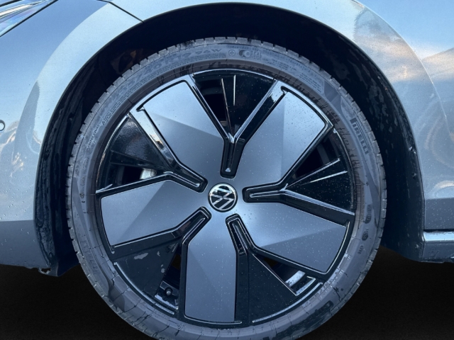 Fahrzeugabbildung Volkswagen Passat 2.0 TDI R-Line AHK 360°Kamera elektr.Heck Navi LEDMatrix ACC