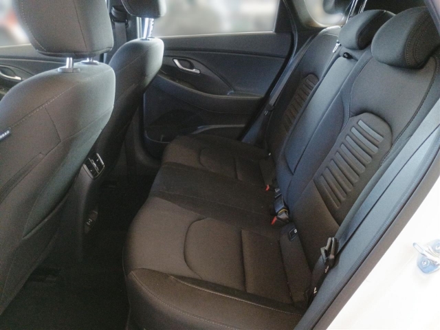 Fahrzeugabbildung Hyundai i30 FL 5-Trg 1.0 T-GDI MT Advantage MY25 Navi Digitales Cockpit LED Apple CarPlay