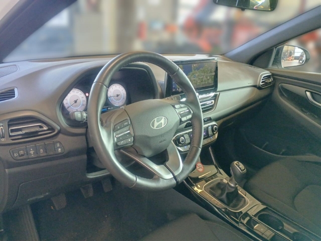Fahrzeugabbildung Hyundai i30 FL 5-Trg 1.0 T-GDI MT Advantage MY25 Navi Digitales Cockpit LED Apple CarPlay