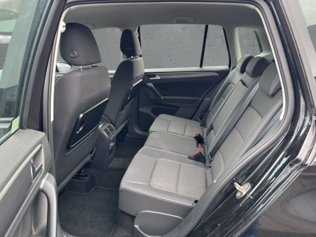 Fahrzeugabbildung Volkswagen Golf Sportsvan 1.5 TSI Comfortline Klima Temp