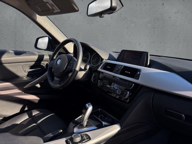 Fahrzeugabbildung BMW 318 d Touring stronic Advantage LED Klimaat RKam