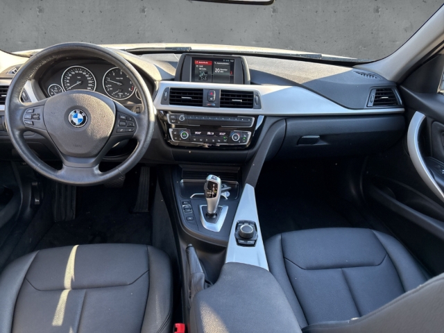 Fahrzeugabbildung BMW 318 d Touring stronic Advantage LED Klimaat RKam