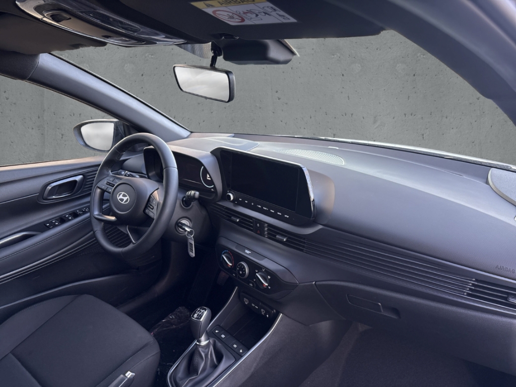 Fahrzeugabbildung Hyundai i20 FL MY26 1.0 T-GDI MT Blackline Navi Soundsystem Bose LED Apple CarPlay Android Auto