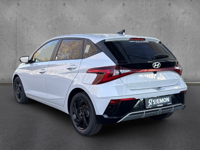 Fahrzeugabbildung Hyundai i20 FL MY26 1.0 T-GDI MT Blackline Navi Soundsystem Bose LED Apple CarPlay Android Auto