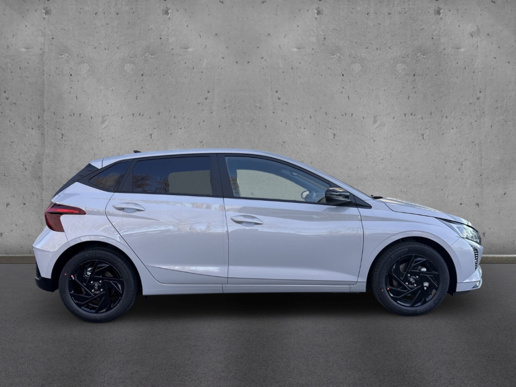 Fahrzeugabbildung Hyundai i20 FL MY26 1.0 T-GDI MT Blackline Navi Soundsystem Bose LED Apple CarPlay Android Auto
