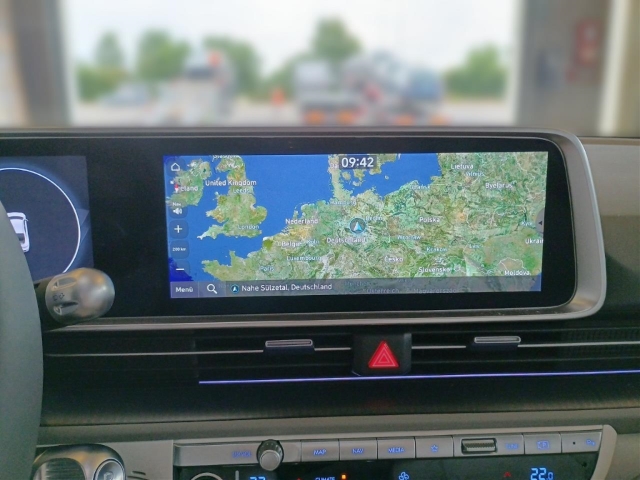 Fahrzeugabbildung Hyundai IONIQ 6 77,4kWh 4WD UNIQ HUD Navi Digitales Cockpit Memory Sitze Soundsystem Bose