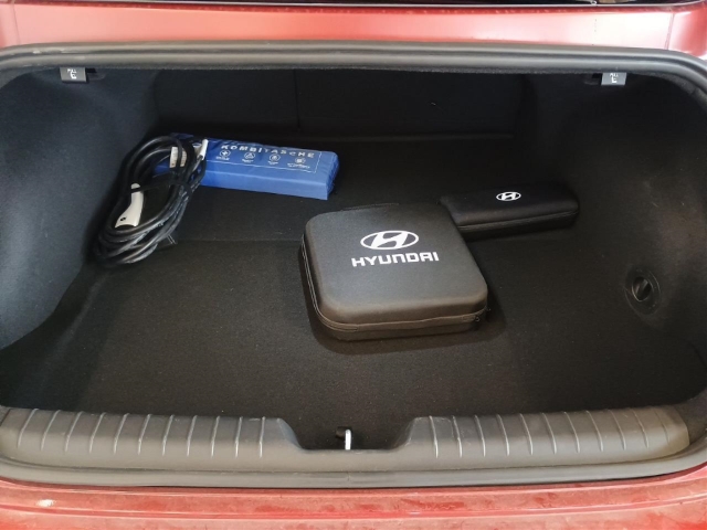 Fahrzeugabbildung Hyundai IONIQ 6 77,4kWh 4WD UNIQ HUD Navi Digitales Cockpit Memory Sitze Soundsystem Bose