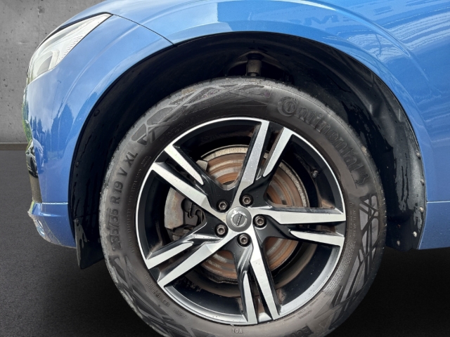 Fahrzeugabbildung Volvo XC60 B4 2WD R-Design Navi AHK Xenium LED