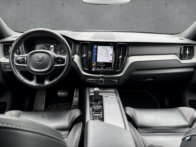 Fahrzeugabbildung Volvo XC60 B4 2WD R-Design Navi AHK Xenium LED