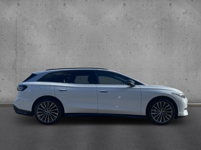 Fahrzeugabbildung Volkswagen ID.7 210 kW Tourer Pro AHK Keyless 360 Kamera