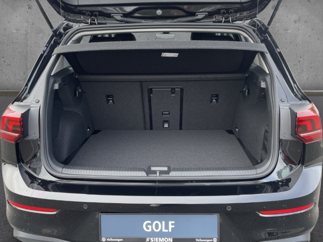 Fahrzeugabbildung Volkswagen Golf VIII 1.5 TSI LED Navi SHZ ACC PDC