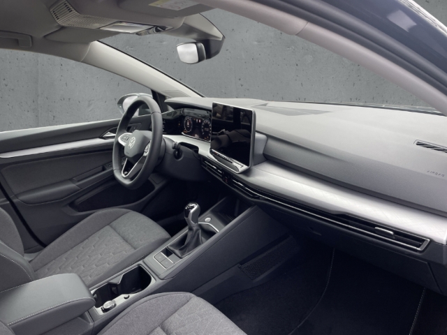 Fahrzeugabbildung Volkswagen Golf VIII 1.5 TSI LED Navi SHZ ACC PDC