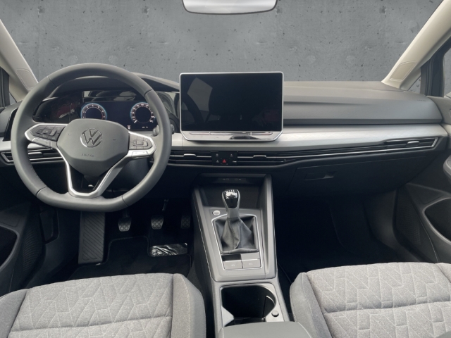 Fahrzeugabbildung Volkswagen Golf VIII 1.5 TSI LED Navi SHZ ACC PDC