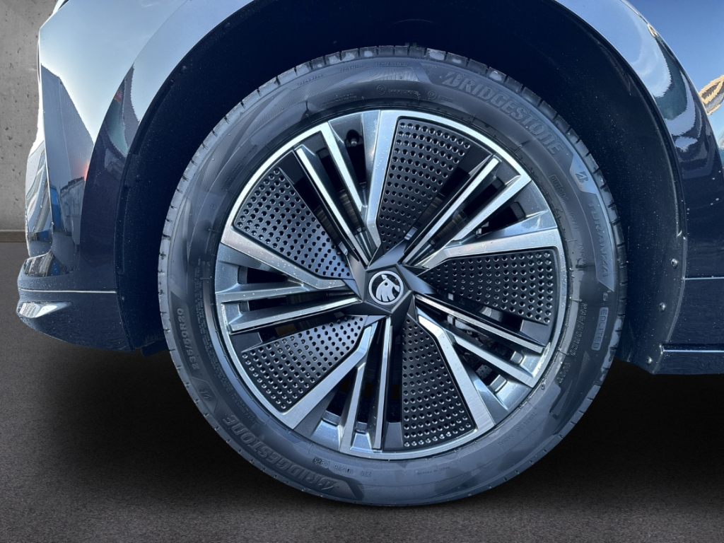 Fahrzeugabbildung SKODA Enyaq 85 Suite Plus-Paket AHK LM20 Trennwand e-Sitze